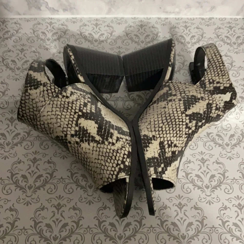 Time and tru chunky heels shoes , size 8.5W - Picture 5 of 6